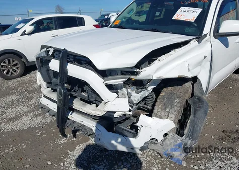 2019 Toyota Tacoma Sr V6 z USA, uszkodzony, nr VIN 3TMCZ5AN5KM244513